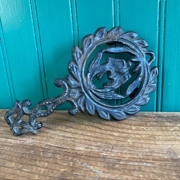 Vintage Metal Kitchen Trivet - Picture 3 of 5